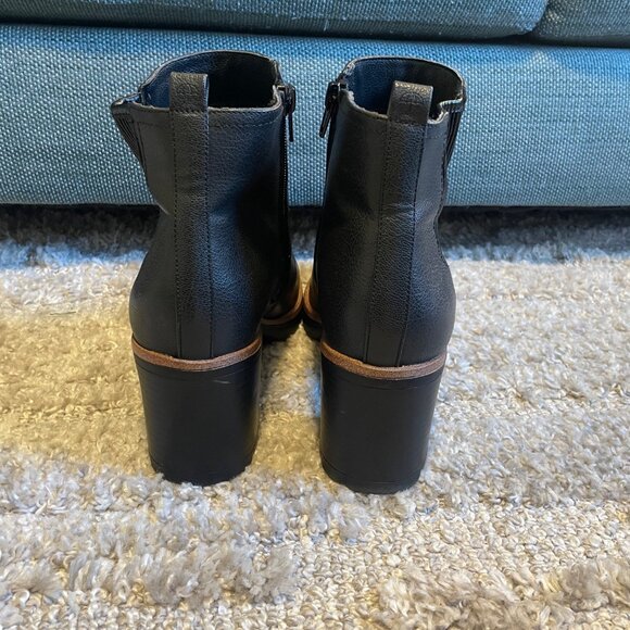 Naturalizer Women's Madalynn Gore Block Heel Bootie- waterproof - Picture 3 of 6